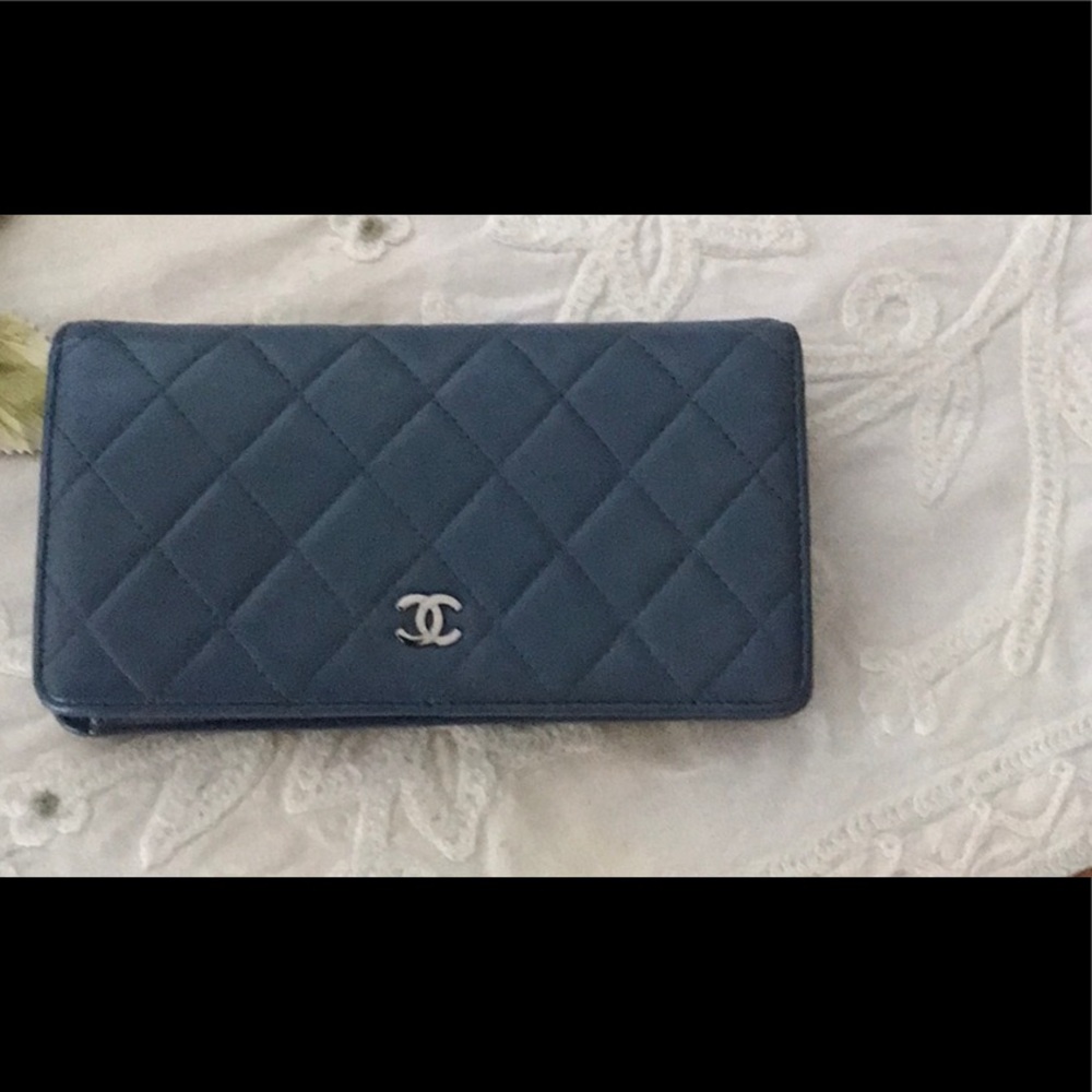 CHANEL Quilted Matelasse CC Logo Lambskin Long Bifold Wallet Blue/8AG0716LikeNEW